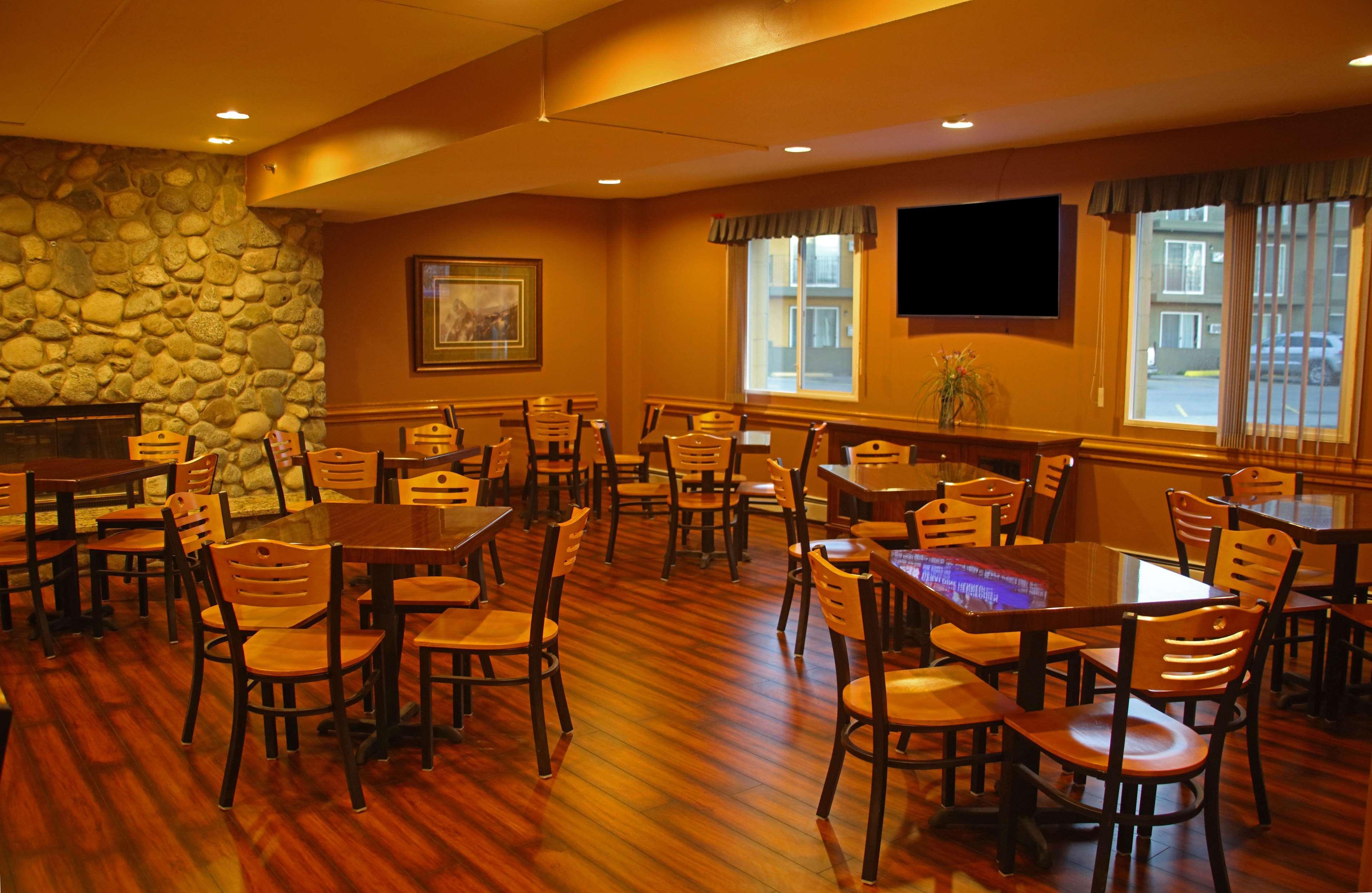 Americas Best Value Inn & Suites Anchorage Airport Exterior photo