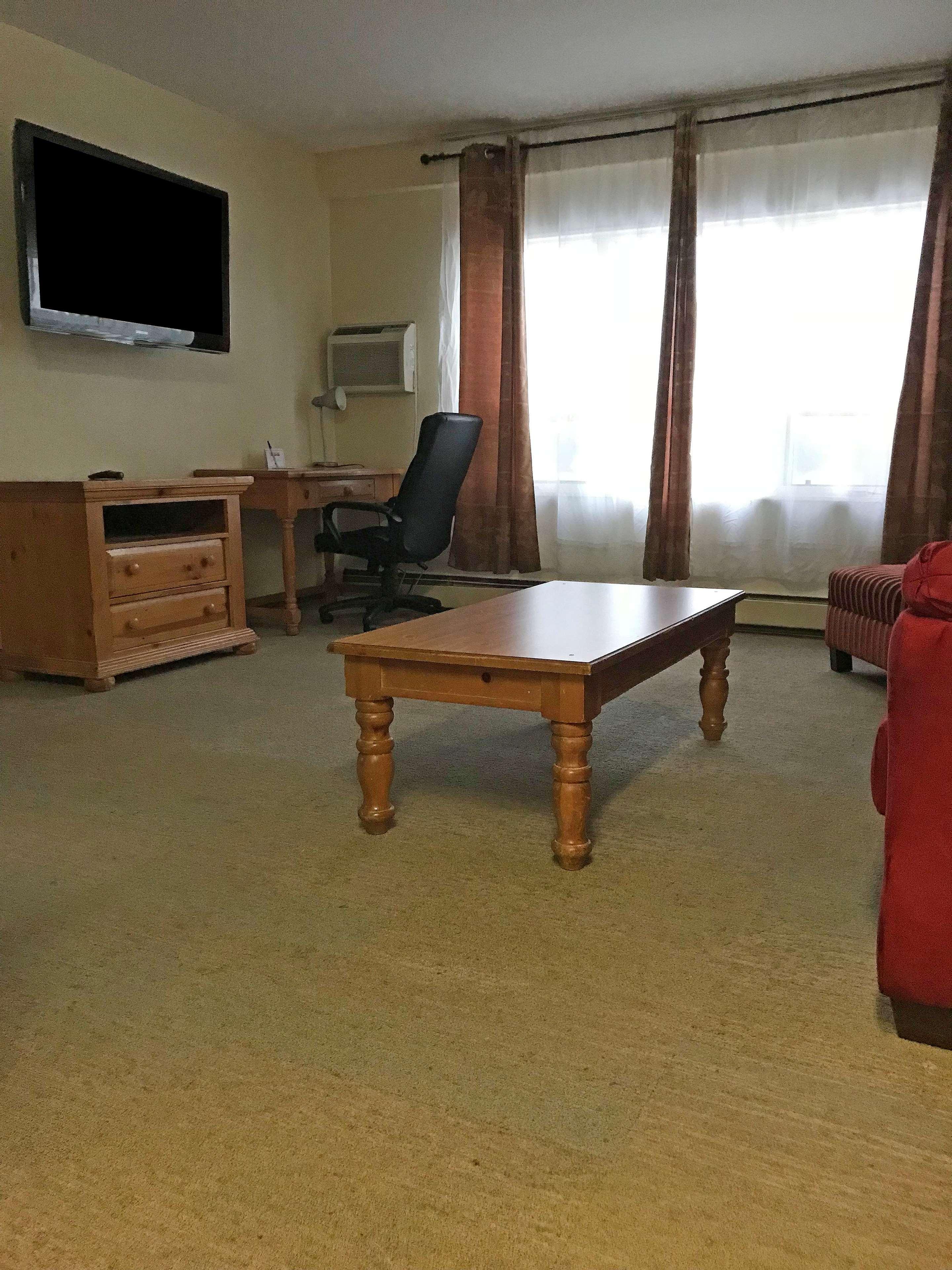 Americas Best Value Inn & Suites Anchorage Airport Exterior photo