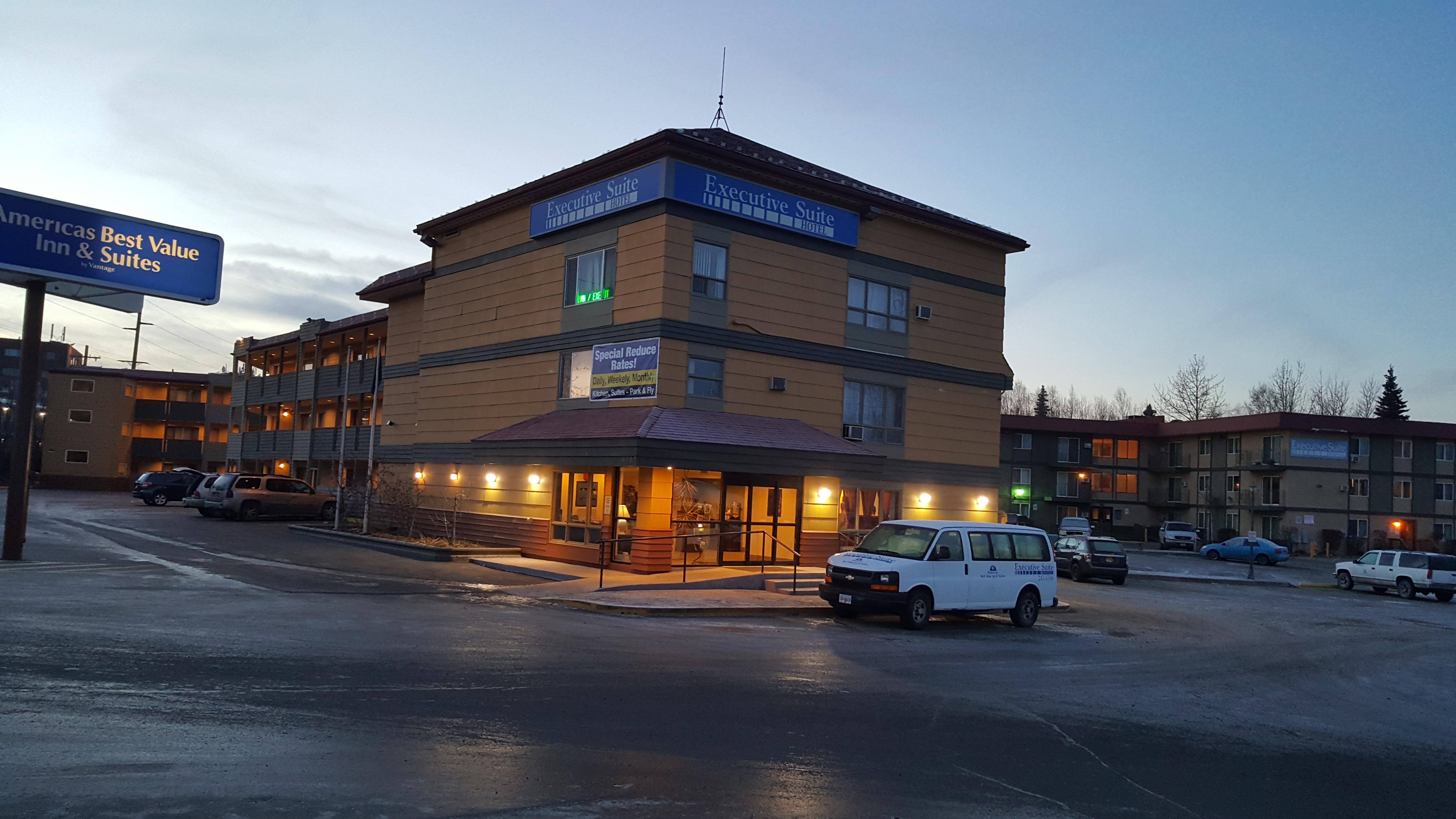 Americas Best Value Inn & Suites Anchorage Airport Exterior photo