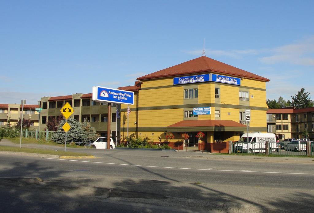 Americas Best Value Inn & Suites Anchorage Airport Exterior photo